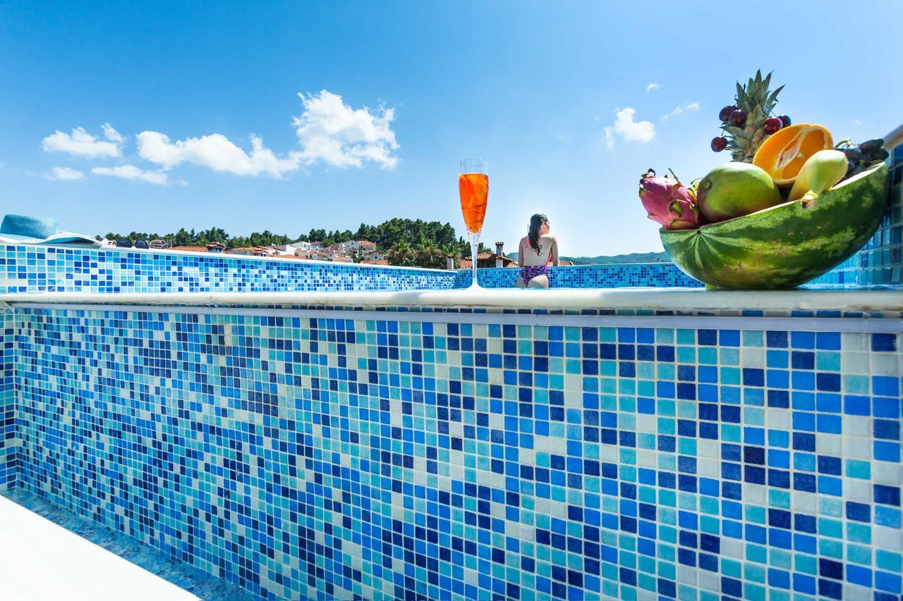 Nymphes Deluxe Accommodation Пефкохори Екстериор снимка